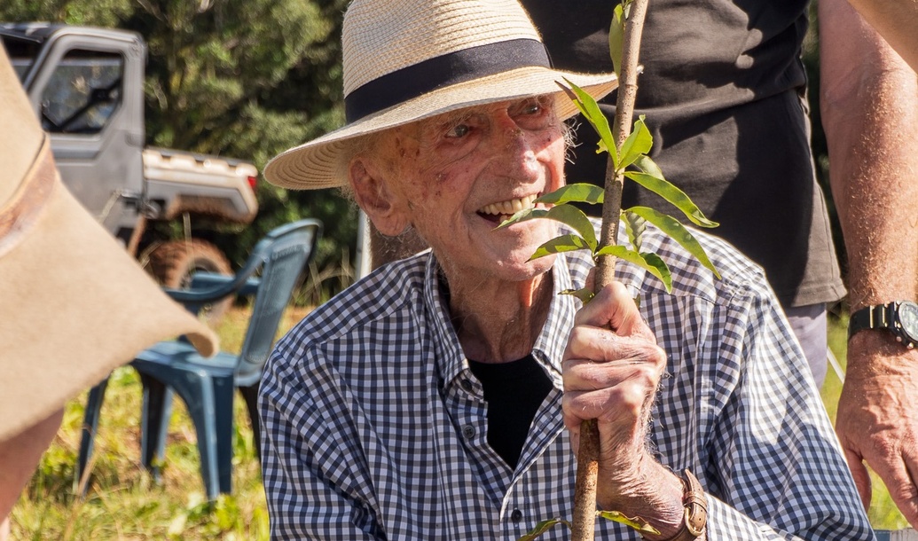 featured_image_face_hat